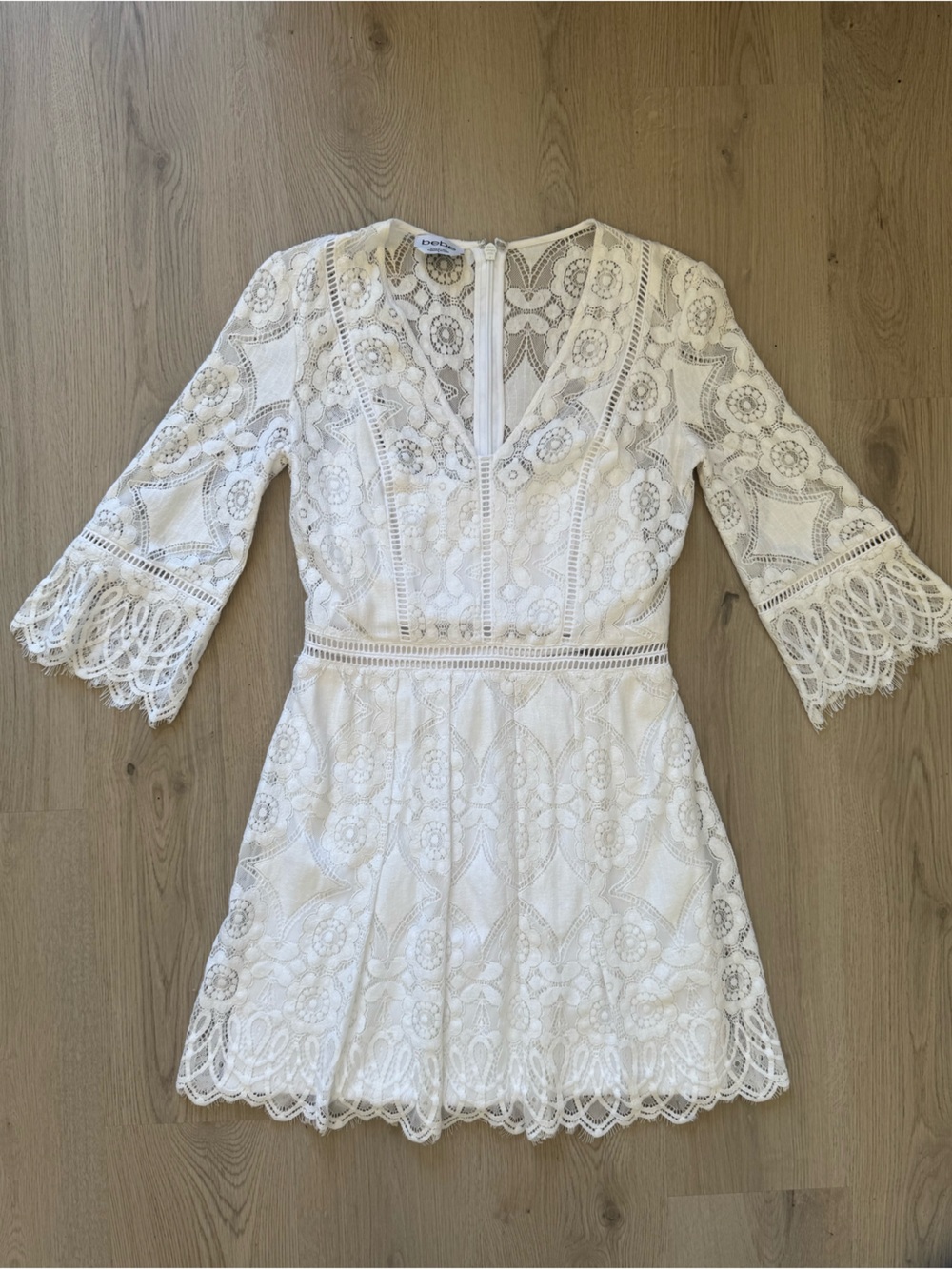 Bebe White Lace V-Neck Mini Dress Size 6